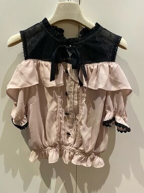 LIZ LISA Blush Pink Cold-Shoulder Blouse with Black Lace Yoke